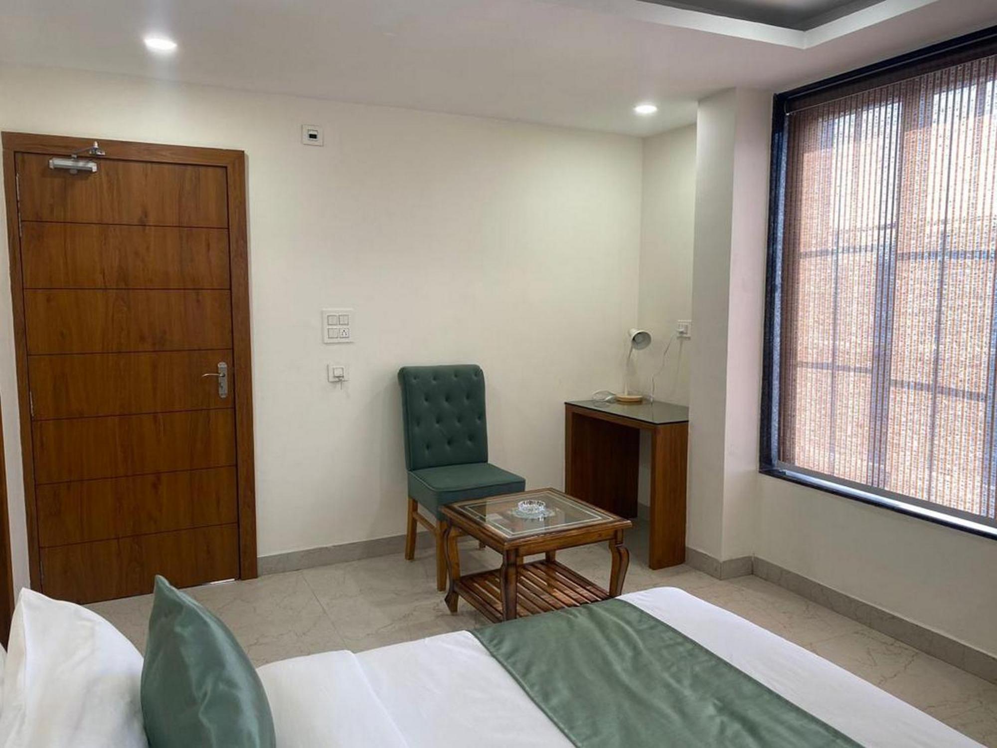 בהופאל Hotel Eleven Heights מראה חיצוני תמונה
