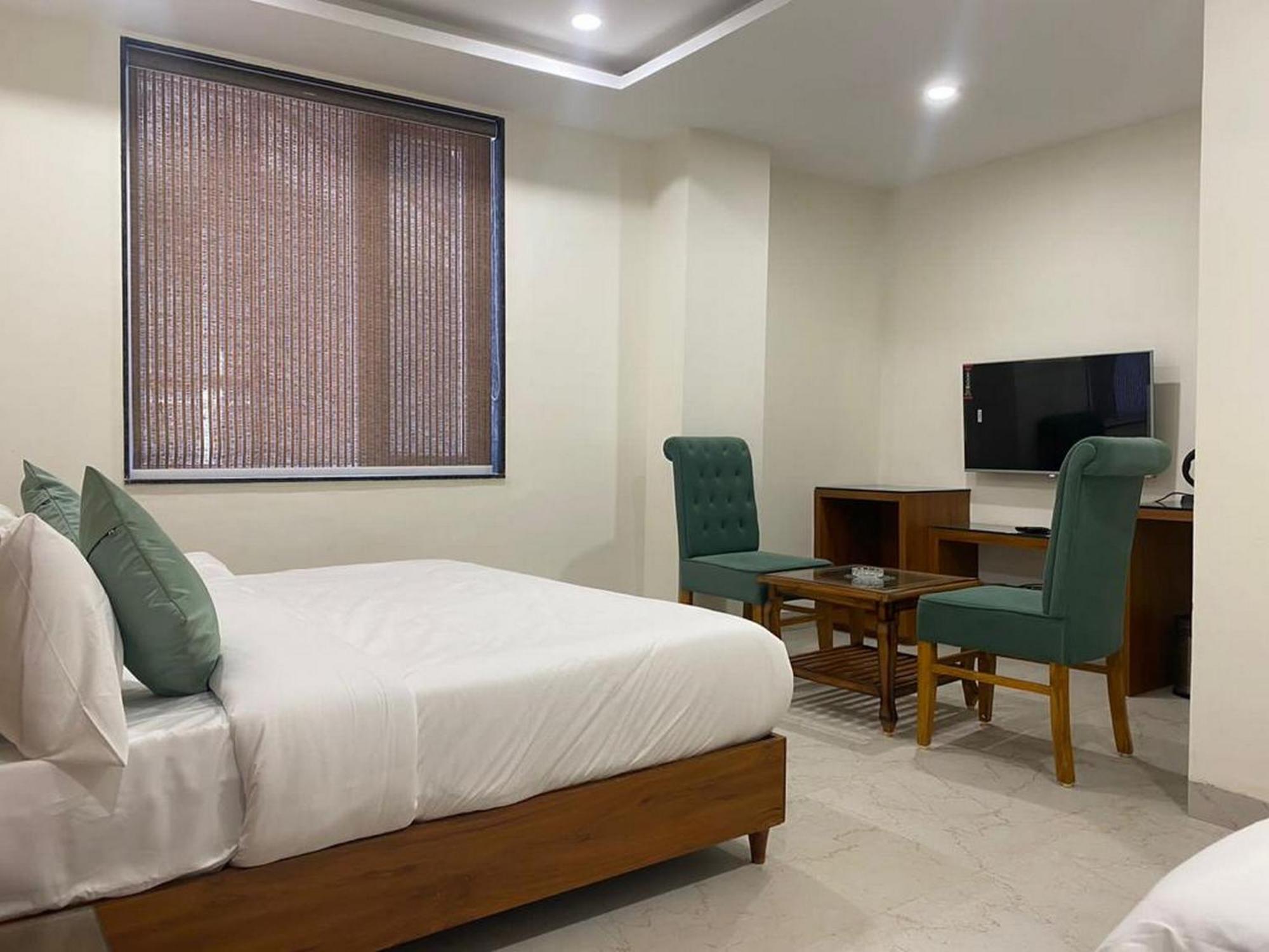 בהופאל Hotel Eleven Heights מראה חיצוני תמונה