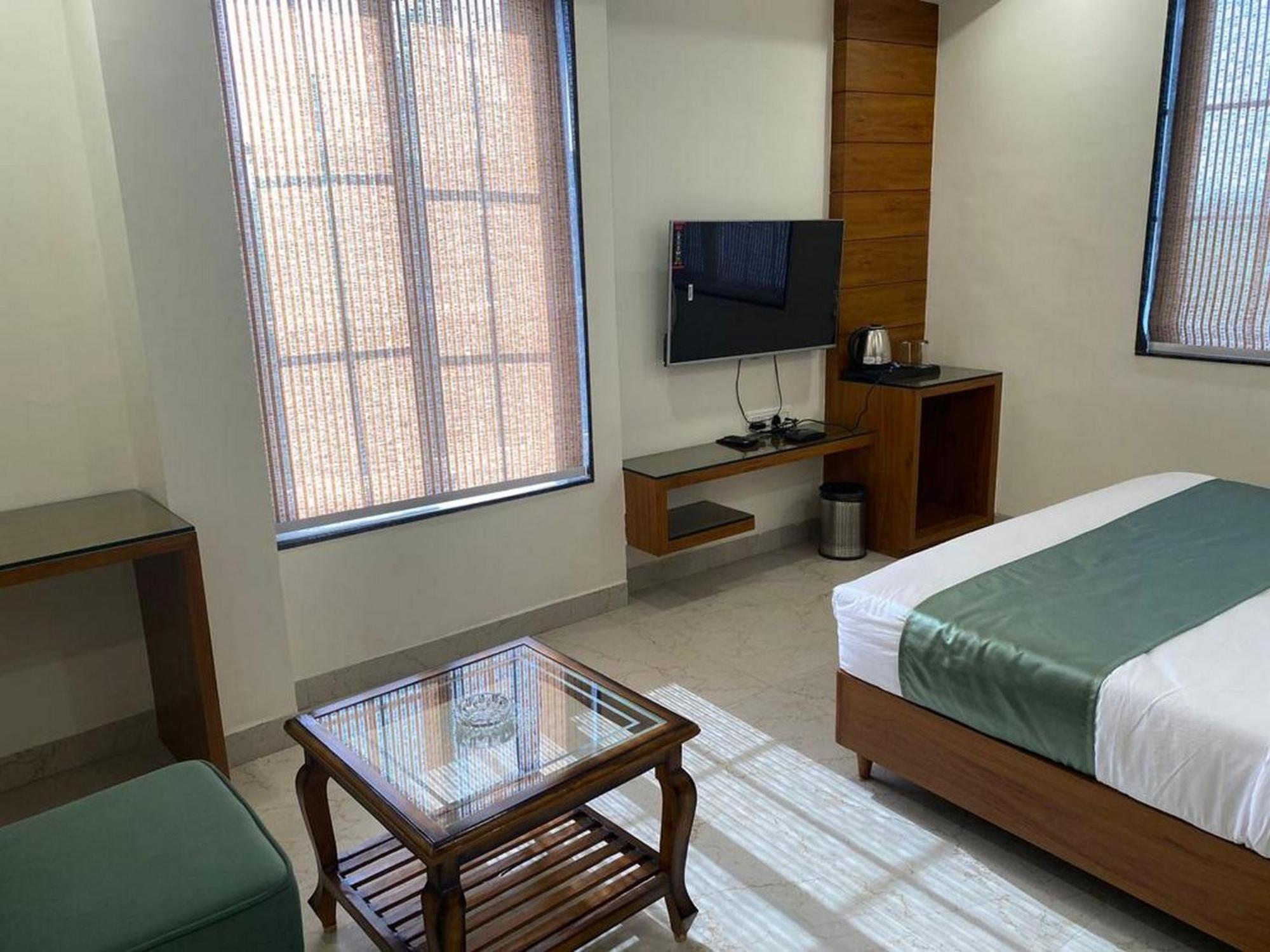 בהופאל Hotel Eleven Heights מראה חיצוני תמונה