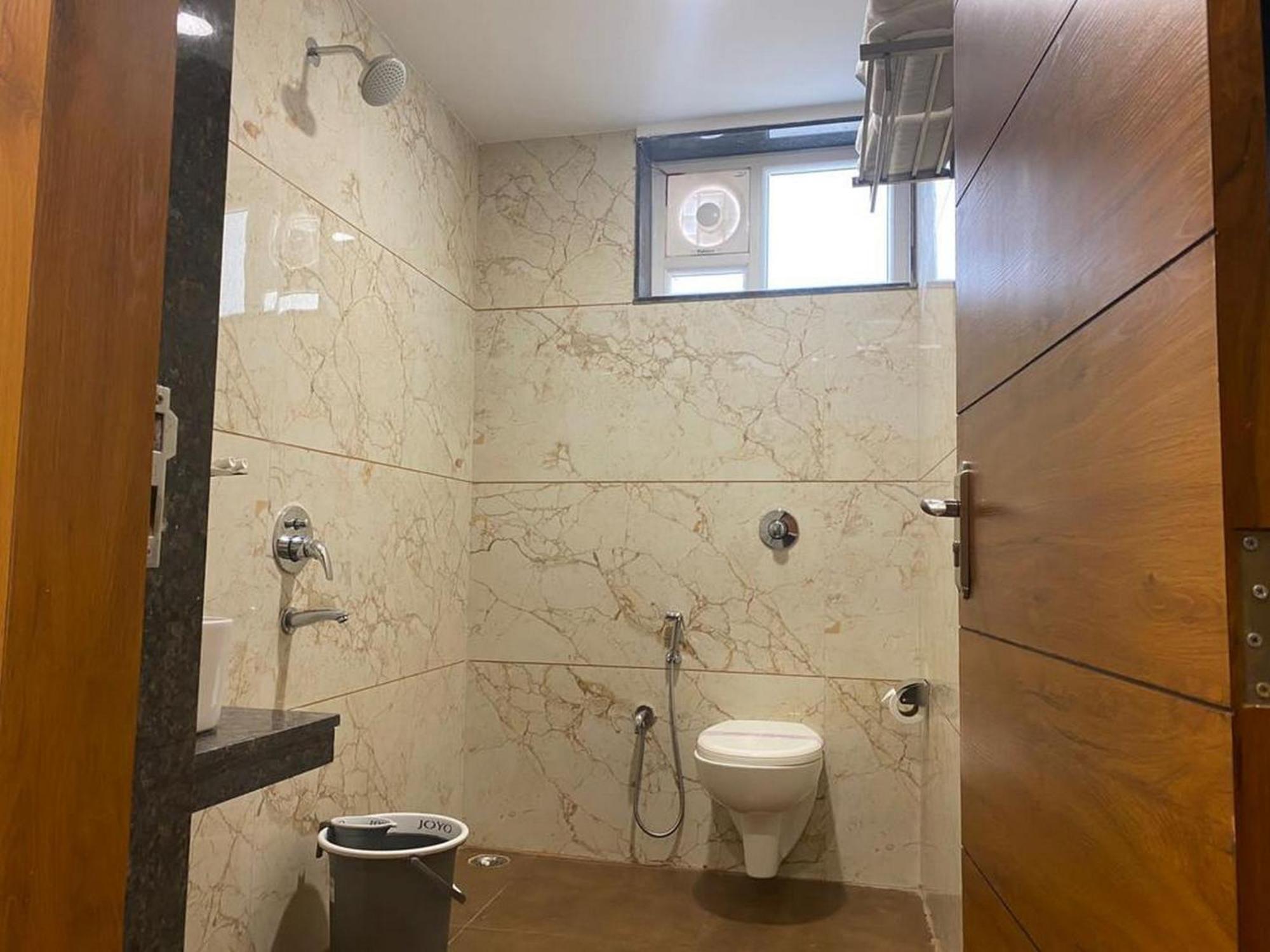 בהופאל Hotel Eleven Heights מראה חיצוני תמונה