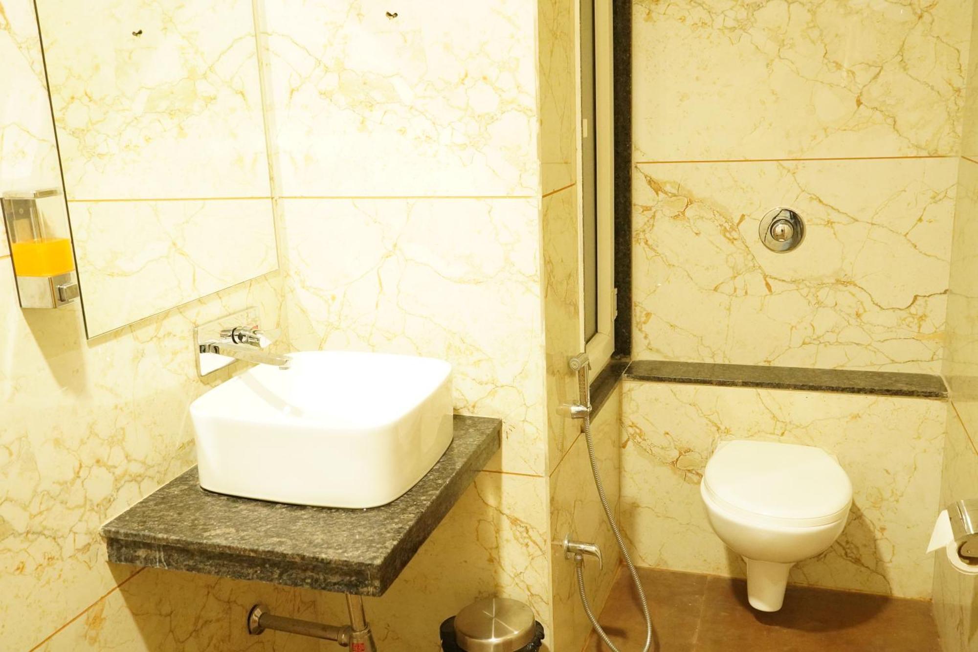 בהופאל Hotel Eleven Heights מראה חיצוני תמונה