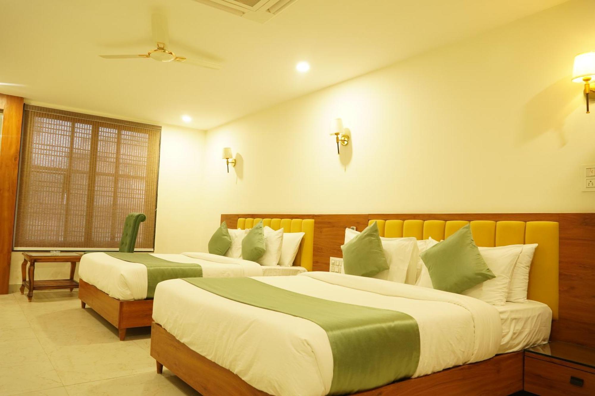 בהופאל Hotel Eleven Heights מראה חיצוני תמונה