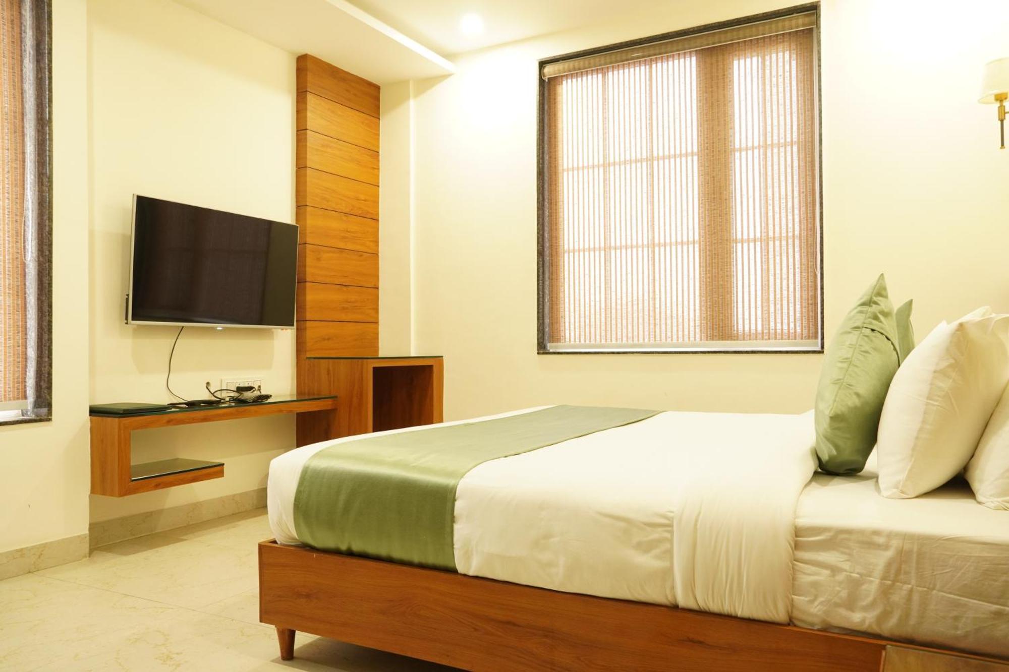 בהופאל Hotel Eleven Heights מראה חיצוני תמונה