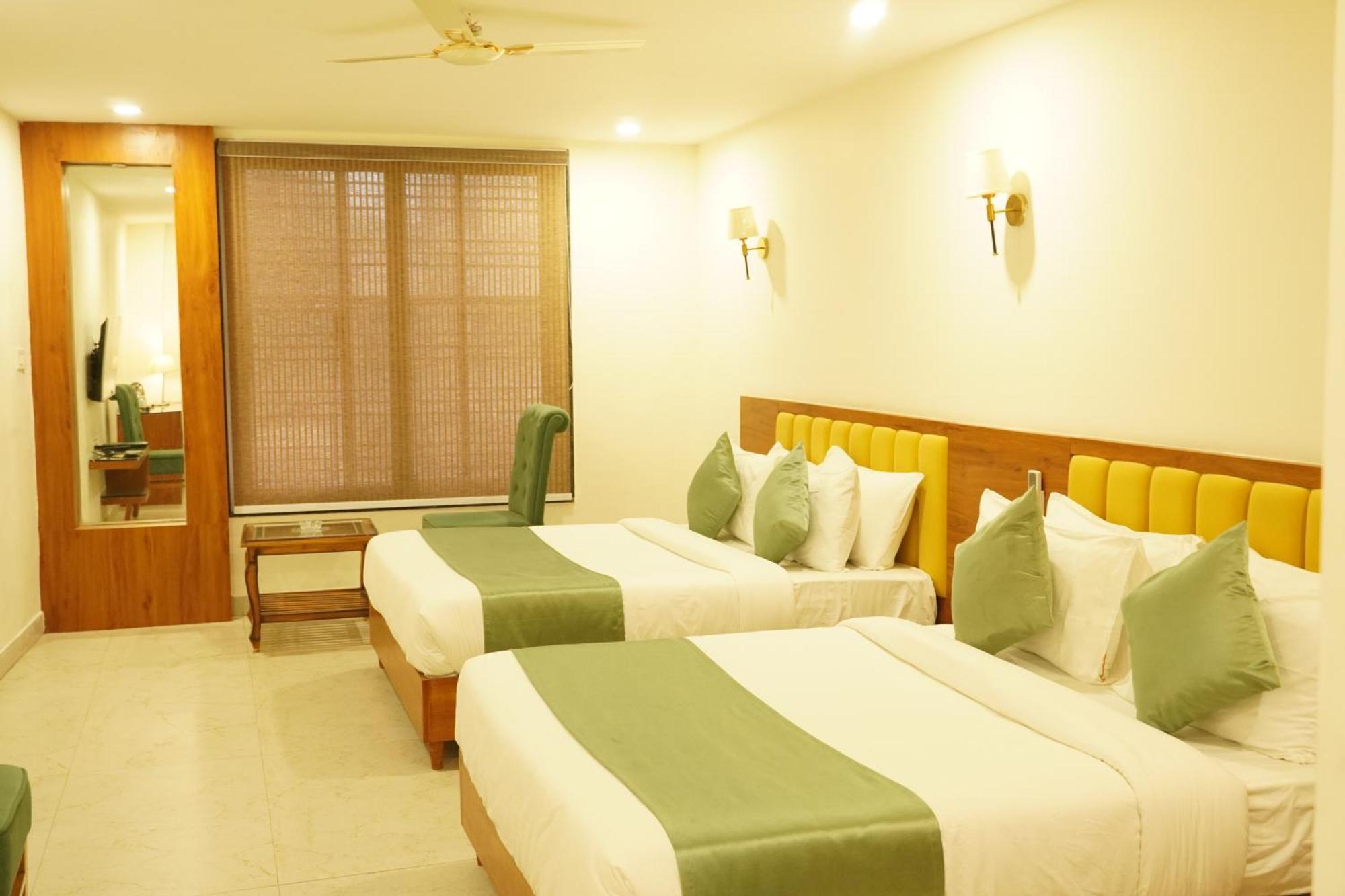 בהופאל Hotel Eleven Heights מראה חיצוני תמונה