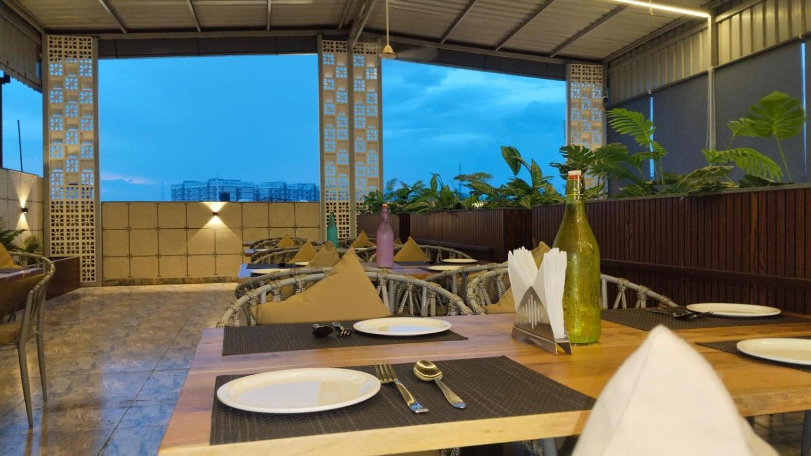 בהופאל Hotel Eleven Heights מראה חיצוני תמונה